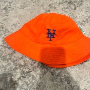 Mets bucket hat. Never worn. Got them at Mets stadium